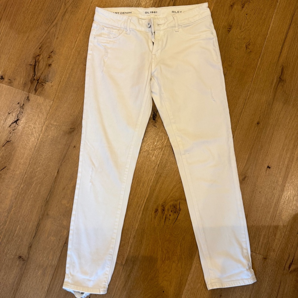 DL196 Riley Boyfriend size 26 whiten  jeans